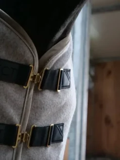 Sale 100% undyed natural sheep wool rug PURE by EQUITECT. Couvertures Cheval