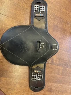 Bavette en cuir Sangles