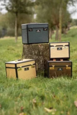 Discount Boite de pansage Grooming box Shiny Classic Small - Boîtes Et Kits De Pansage