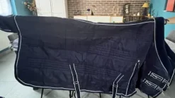 Outlet Couverture de box 300 g / 125 cm Couvertures Cheval