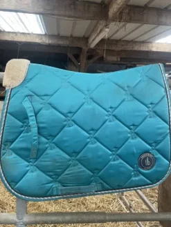 Ensemble tapis bonnet Félix buhler bleu Tapis De Dressage|Tapis De Cso