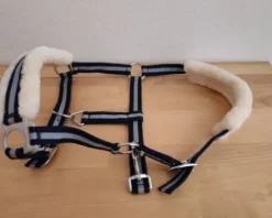 Licol poney bleu et blanc cassé avec mouton Licols Et Longes