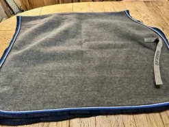 Discount SUPERBE COUVRE REINS EN LAINE Couvre-Reins