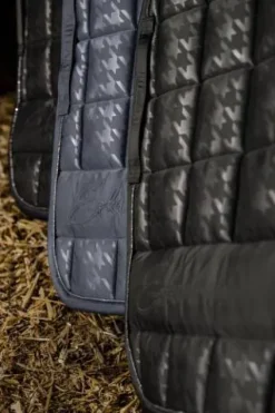 Outlet Tapis Big Square Glossy Essence 2022 - Tapis De Dressage|Tapis De Selle