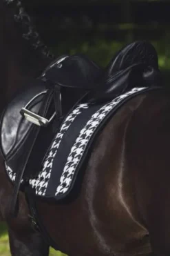 Outlet Tapis Big Square Glossy Essence 2022 - Tapis De Dressage|Tapis De Selle