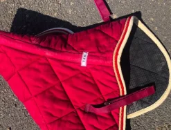 Best Tapis bordeaux rouge cheval HFI Tapis De Cso|Tapis De Selle