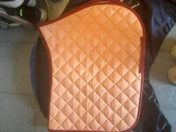 Outlet Tapis cheval  très bon état marque BOSS Tapis De Dressage|Tapis De Cso