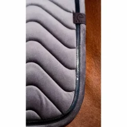 Sale Tapis de selle EQUITHÈME Glossy - - Velours chic Tapis De Cso|Tapis De Selle