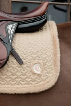 Online Tapis de selle Plaited Quilt Fake Fur - Kentucky Tapis De Cso|Tapis De Selle