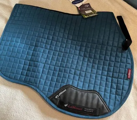 Best Tapis Suede GP Square LeMieux taille L Neuf Tapis De Cso|Tapis De Selle