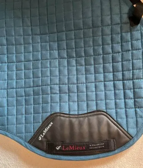 Best Tapis Suede GP Square LeMieux taille L Neuf Tapis De Cso|Tapis De Selle