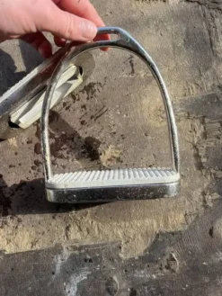 New étrier Etriers Et Accessoires