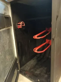 Hot un casier en métal d'équitation á vendre Rangement De La Sellerie·Armoires De Sellerie