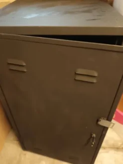 Best un casier en métal d'équitation á vendre Rangement De La Sellerie·Armoires De Sellerie